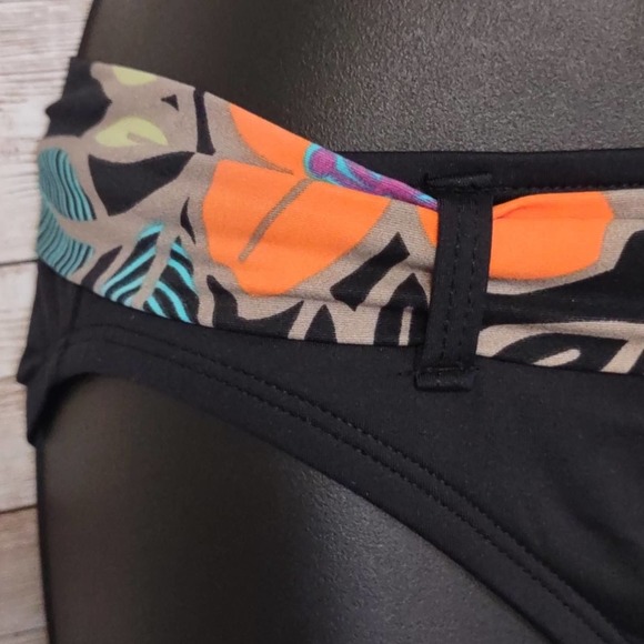 Coco Reef Belted Hipster Bikini Bottom Small - Picture 2 of 10